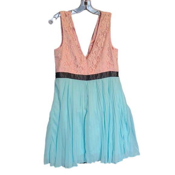 Max & Cleo Light Pink/Blue Women's Formal Accordion Deep V Neck Dress Size 12 - Picture 2 of 5